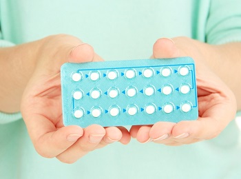 Как антибиотики и контрацептивы влияют на менструальный цикл